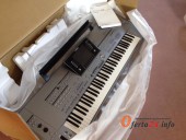  Yamaha Tyros 5 76 Key Arranger Workstation Keyboard